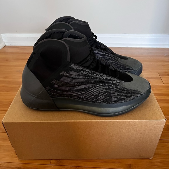 Yeezy Qntm Onyx